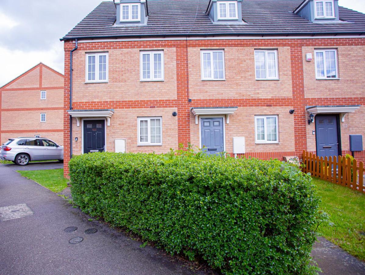 Villa Turners Gardens Northampton Exterior foto